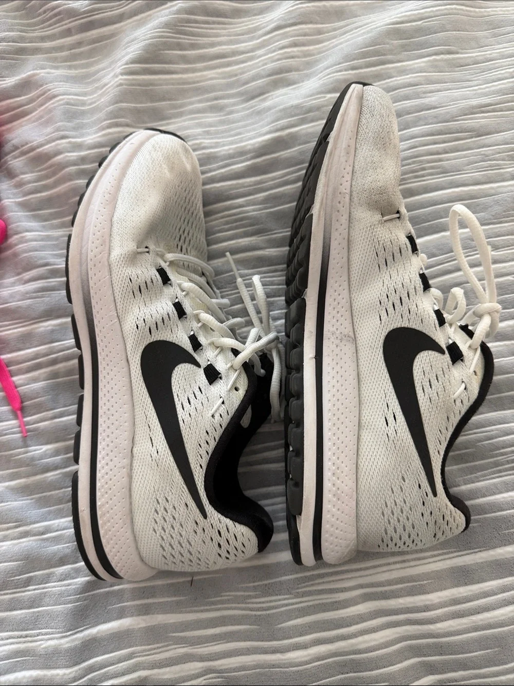 Nike White and Black Men's Athletic Running Shoes